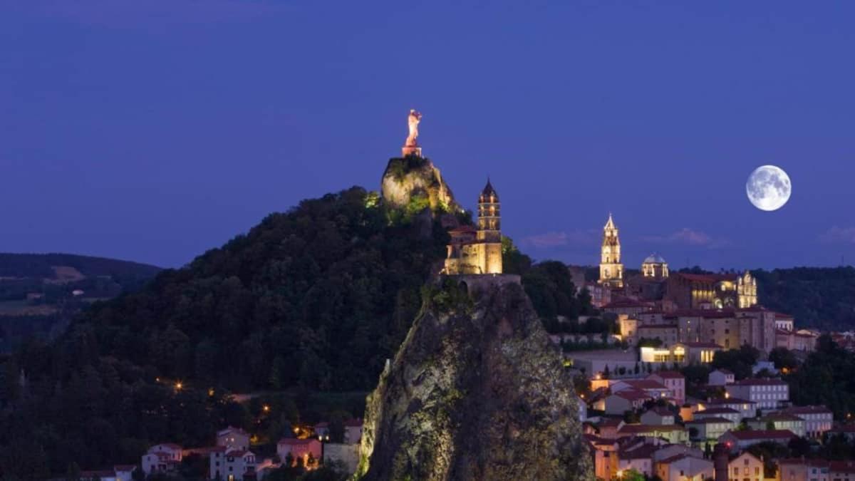 Bel Appartement Au Coeur Du Puy En Velay Le Puy-en-Velay Exteriör bild